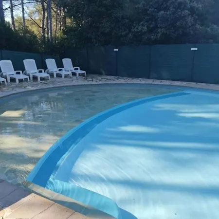 Terrasse Piscine דירה סנרי-סור-מר